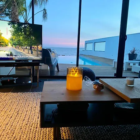 Front De Angoulins-sur-Mer